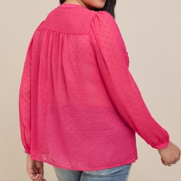 Torrid Chiffon Clip Dot Button-Front Blouse Size 2 / 2x / 18-20 - Picture 3 of 10